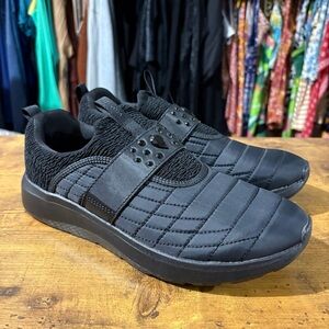 Vionic Black Quilted Slip-On Sneakers